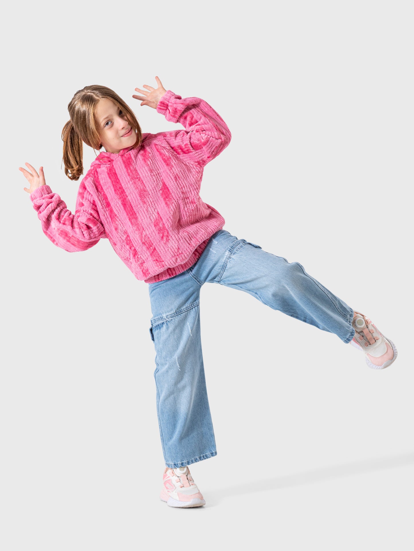 سويت شيرت بناتي فرو بزنط